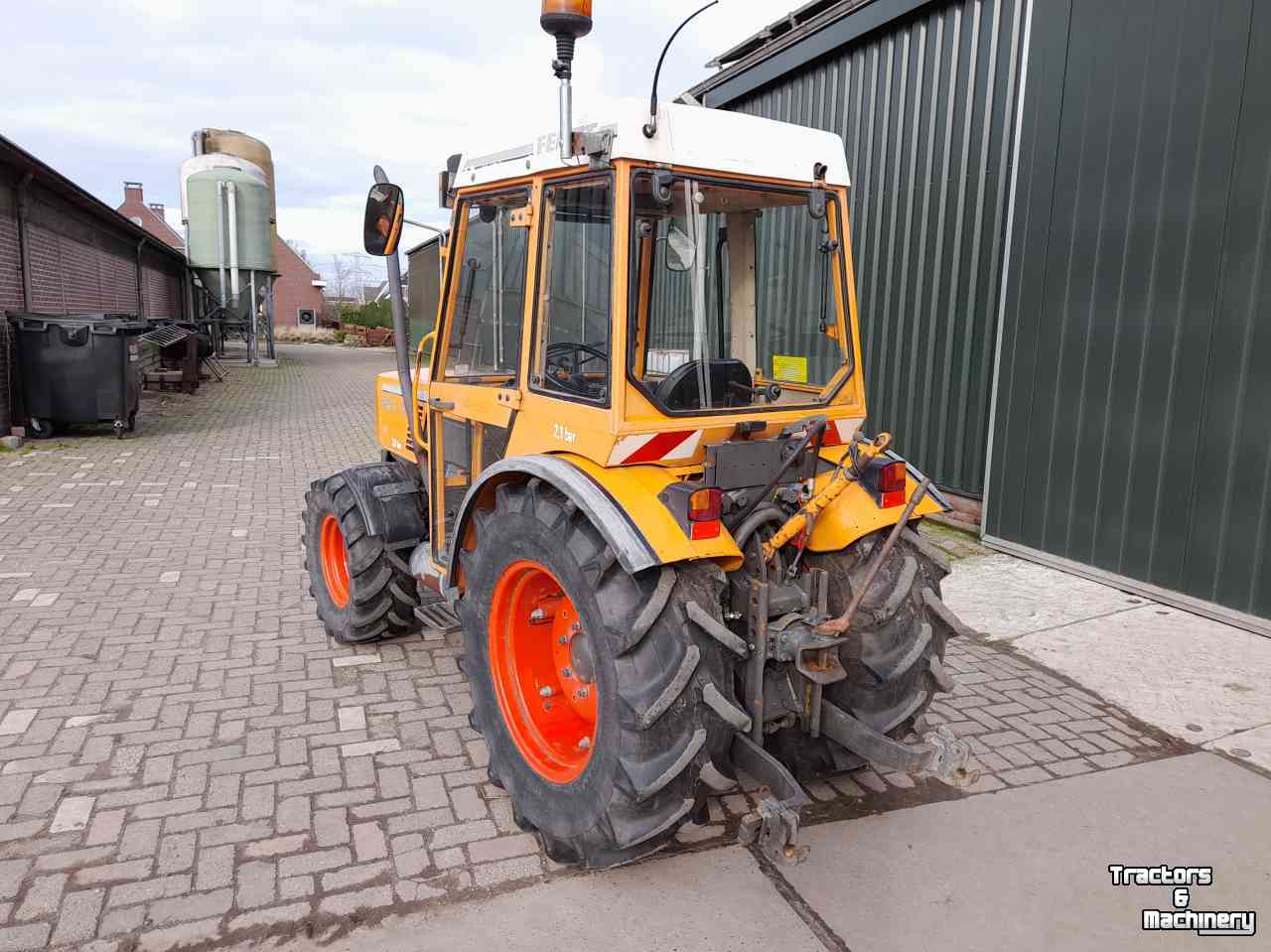 Small-track Tractors Fendt 250 V SK smalspoor compact trekker tractor