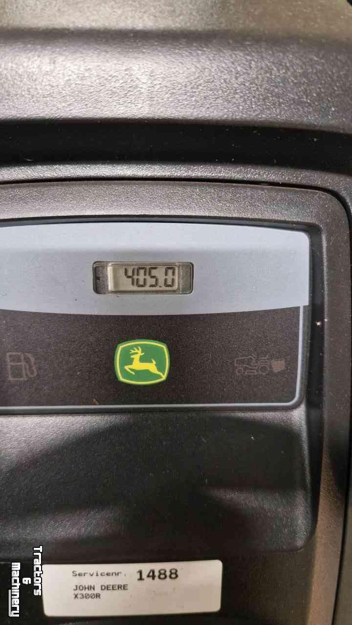 Ride-on mower John Deere X300R