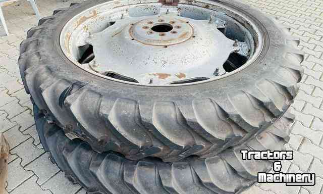 Wheels, Tyres, Rims & Dual spacers  Wielen met banden 12.4x46 op velg CNH set