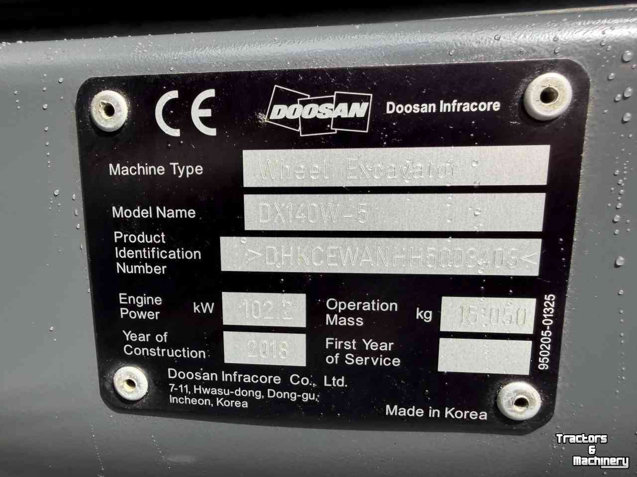 Excavator mobile Doosan DX140w-5