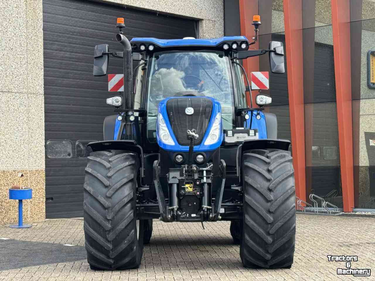 Tractor New Holland T7.260PLMI vario Stage V Fronthef+PTO Lucht Hydr. rem GPS 56km