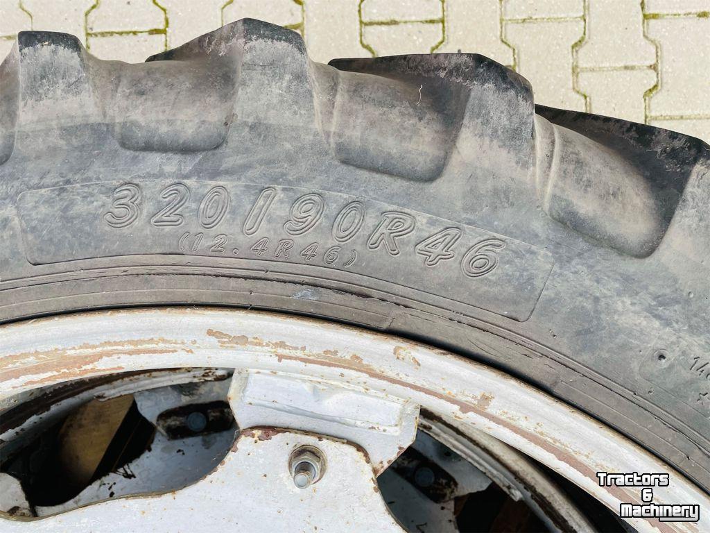 Wheels, Tyres, Rims & Dual spacers  12.4x46 op velg CNH set!