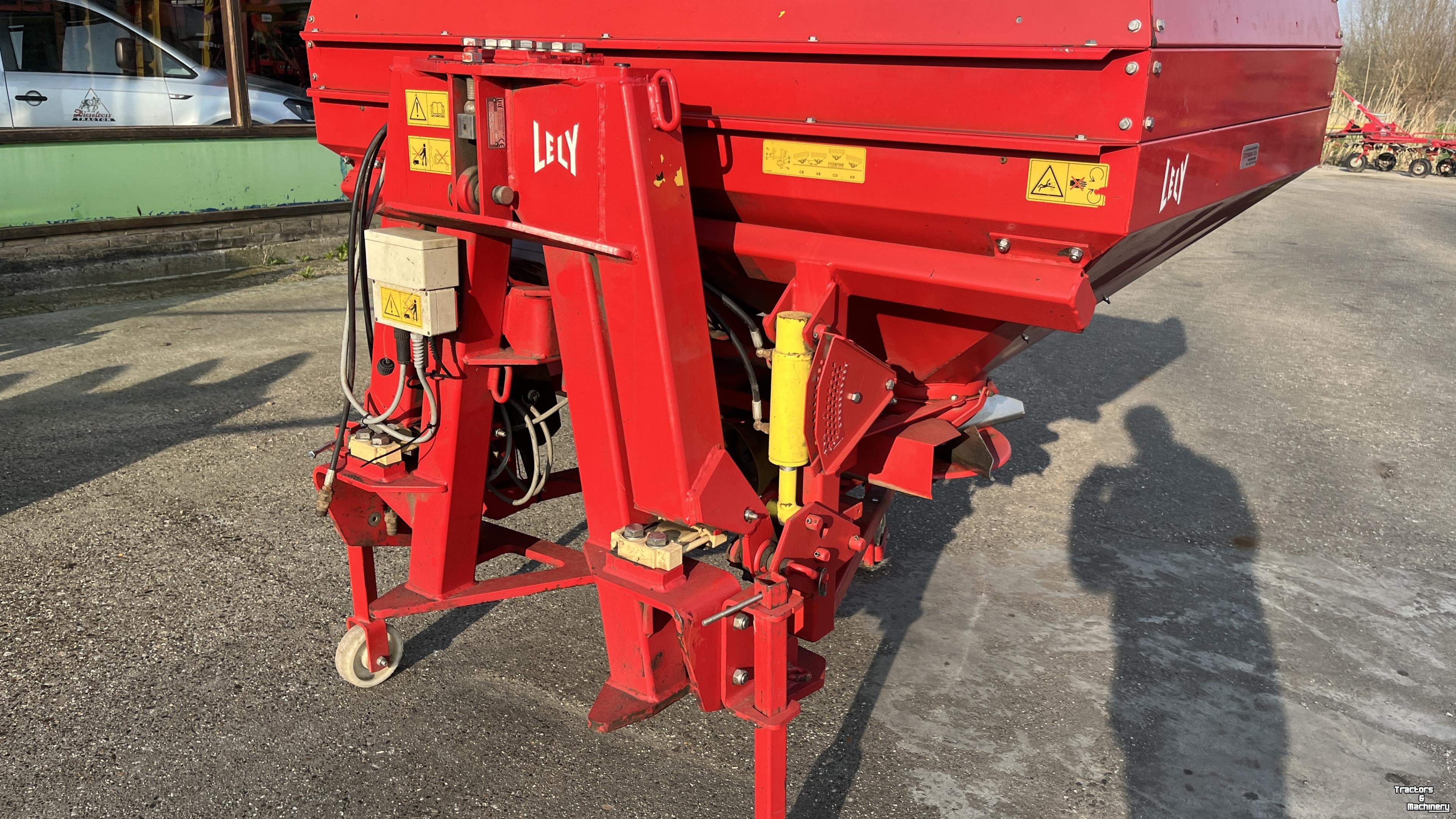 Fertilizer spreader Lely centerliner SE