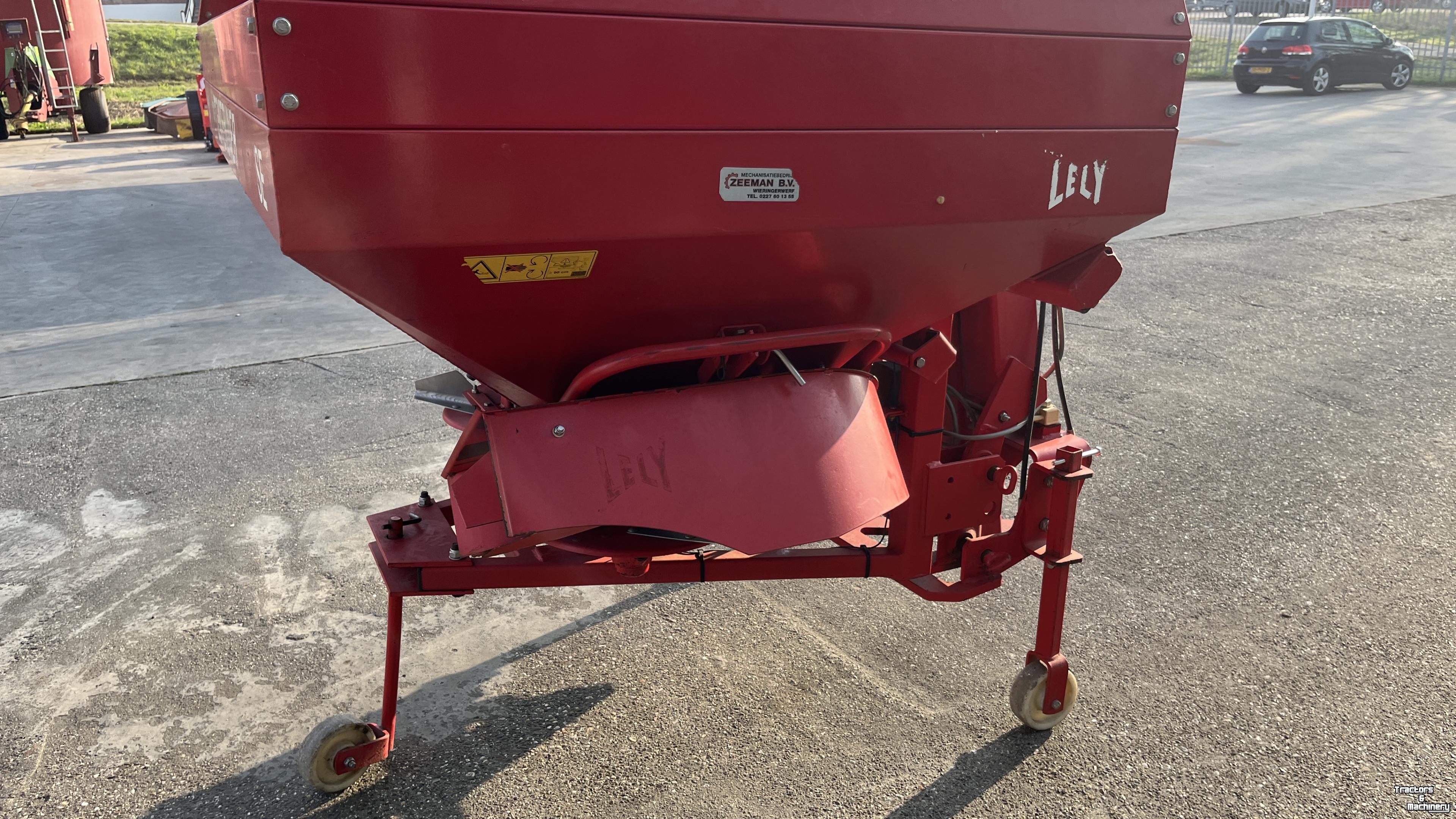 Fertilizer spreader Lely Lely centerliner SE