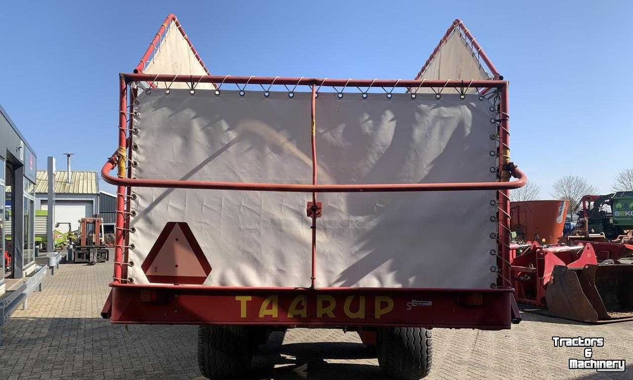 Self-loading wagon Taarup 1030 Opraapwagen