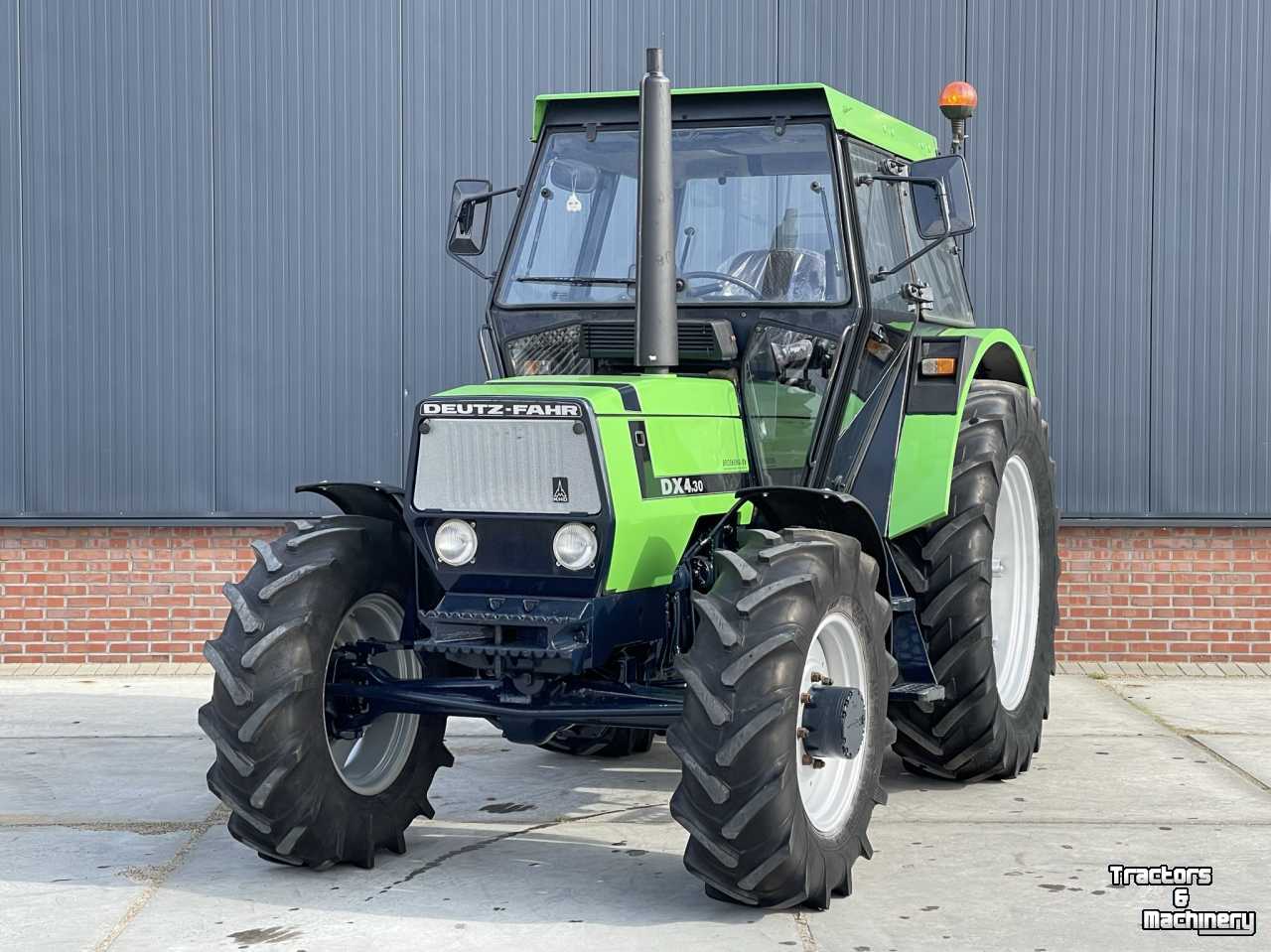 Tractors Deutz-Fahr DX 4.30