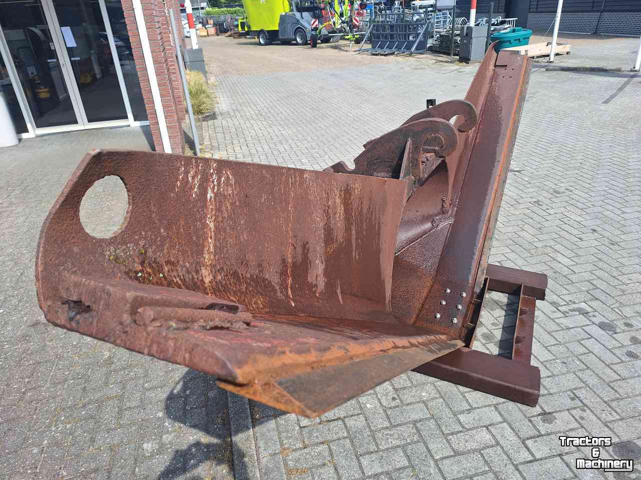 Excavator buckets  Taludbak CW30