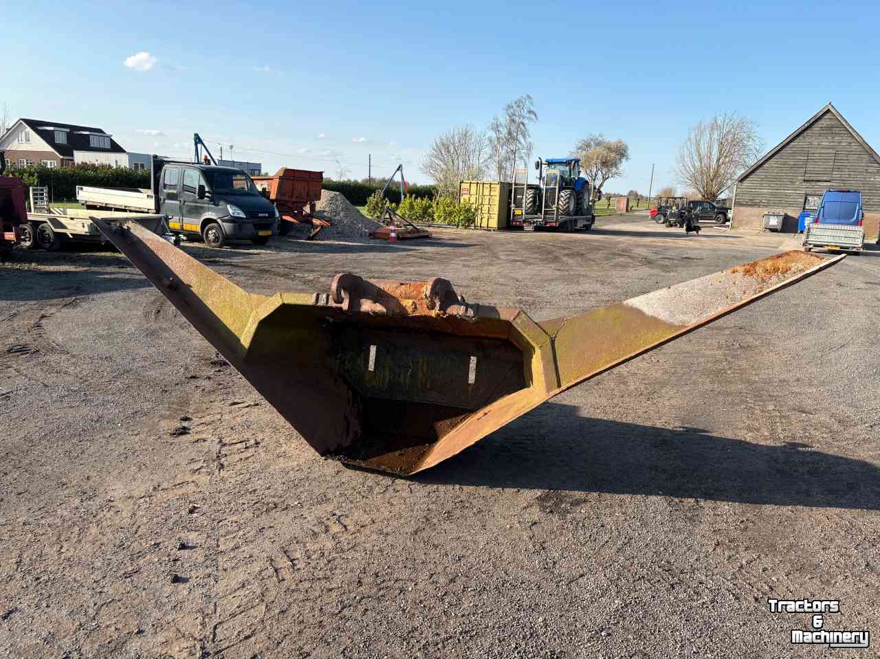 Trapezoidal buckets  Taludbak Vleugelbak CW30