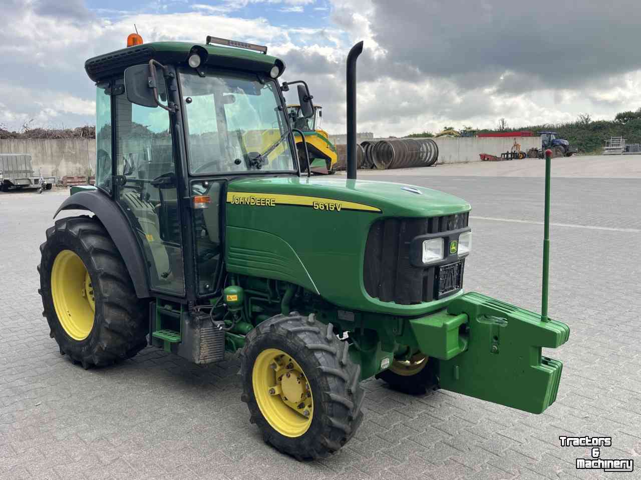 Tractor John Deere 5615 v