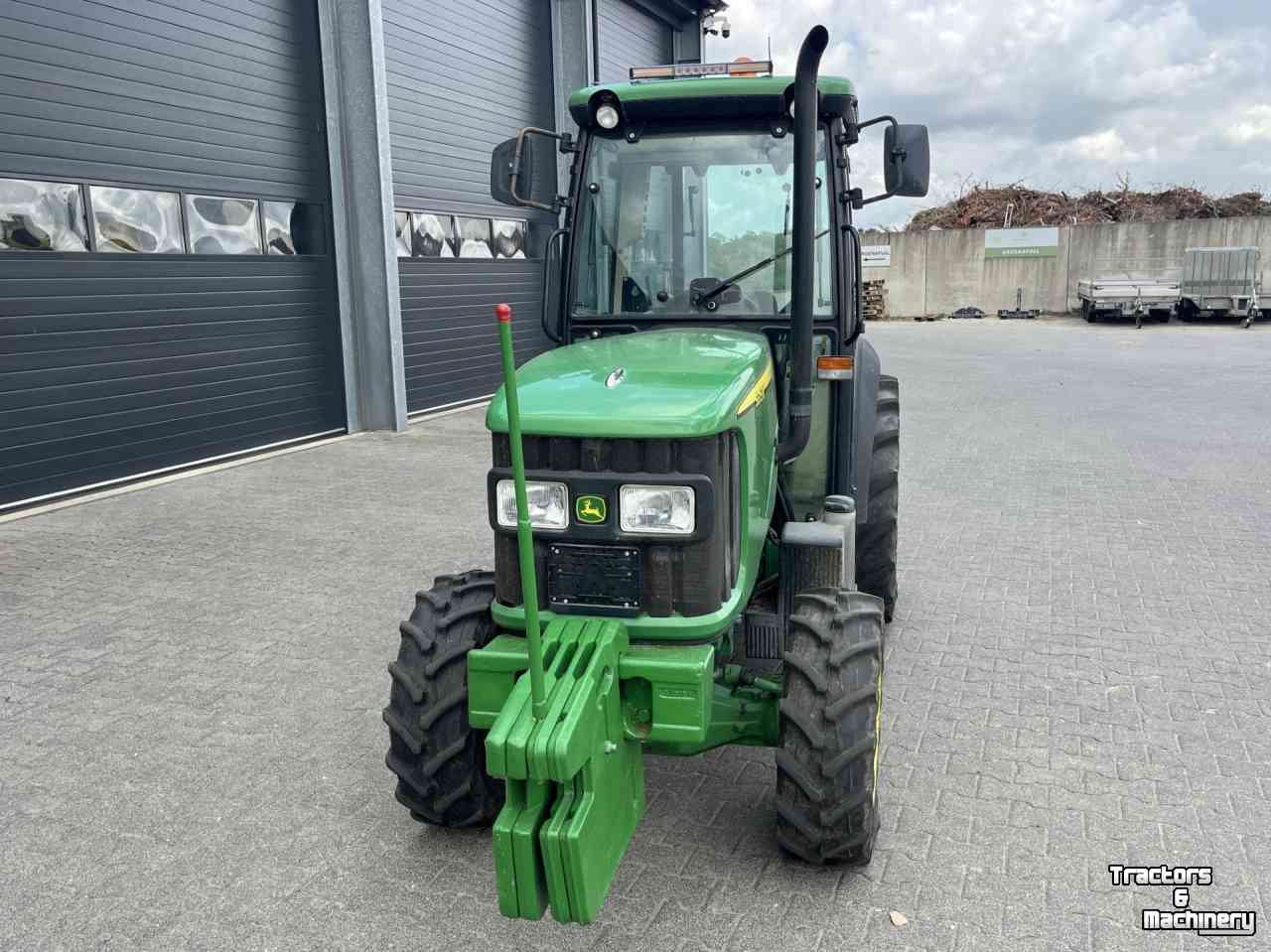 Tractor John Deere 5615 v