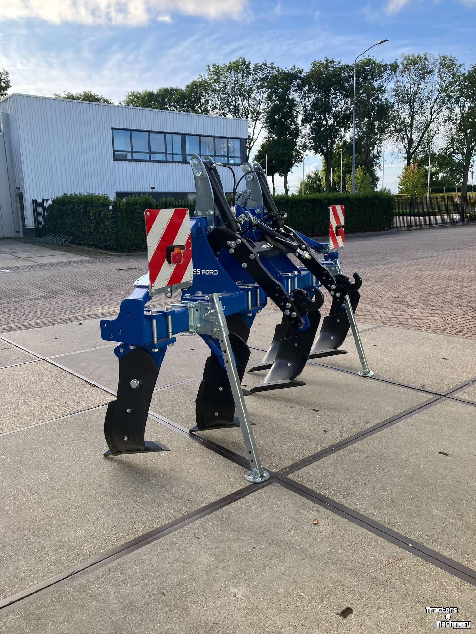 Deep subsoiler VSS MTO-UCV6-H3