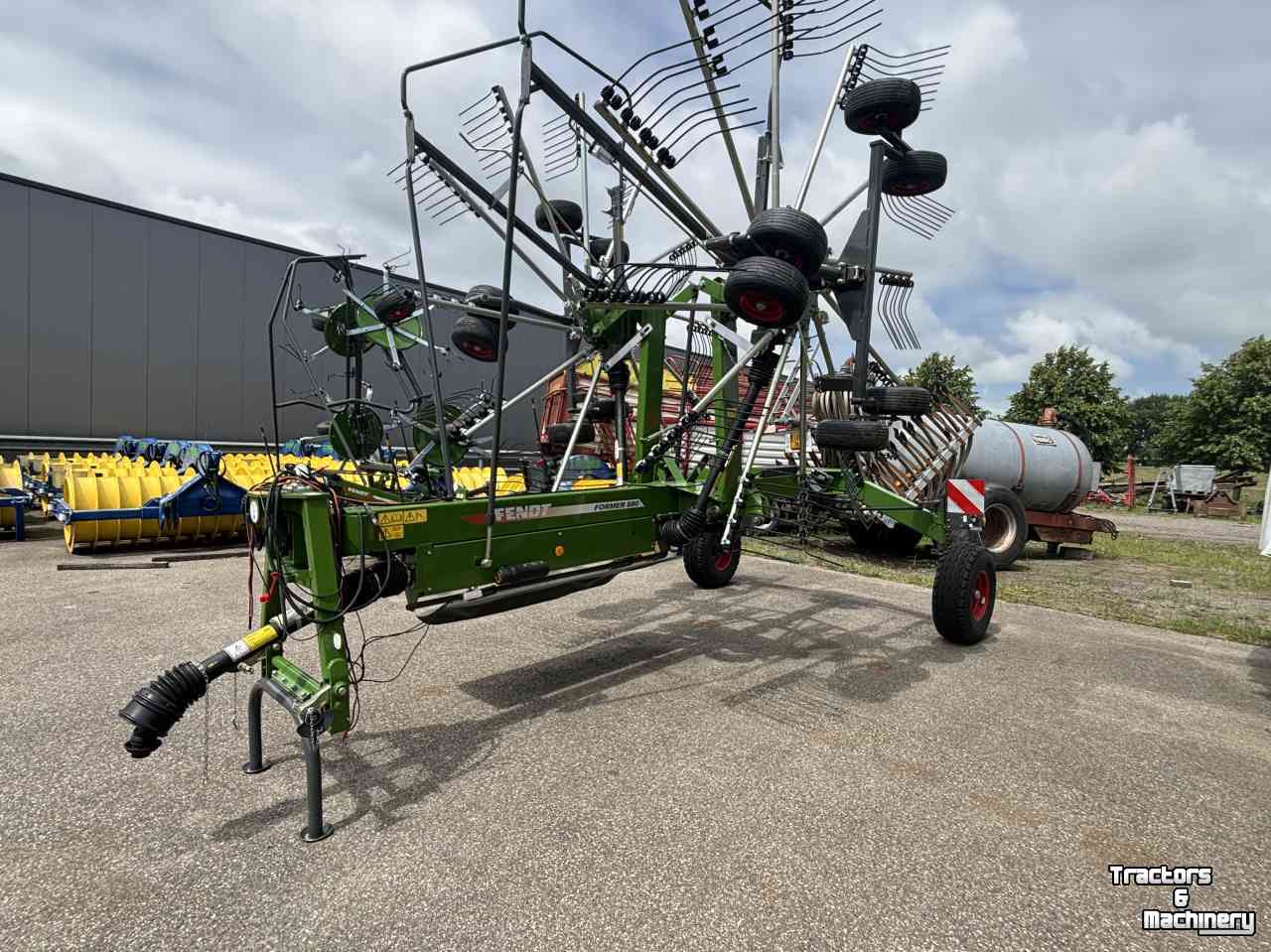 Rake Fendt Former 880