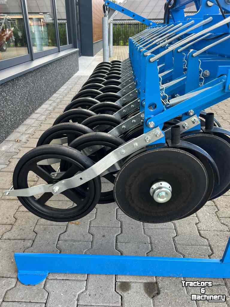 Seed drill Lemken Demo Solitair 9/300