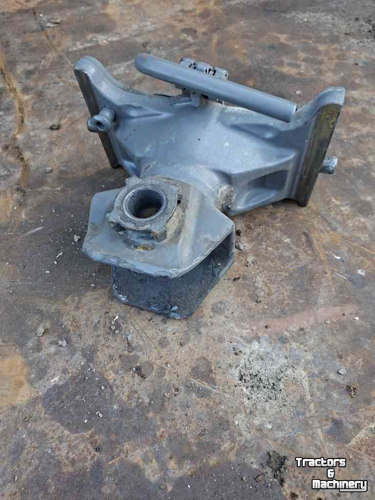 Used parts for tractors Fendt Trekbek trekhaak Rockinger 810d1240c fendt john deere