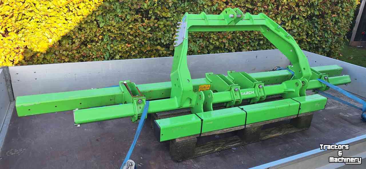 Inter-row cultivator  3-punts frame met 3 mtr balk en extra balk voor loopwielen