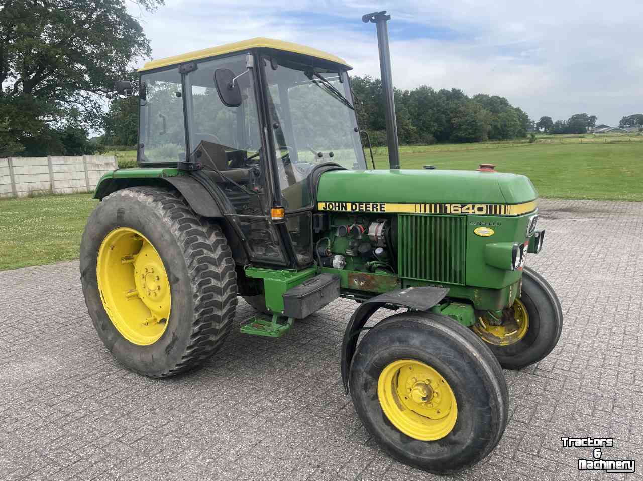 Tractor John Deere 1640 MC-1 CAB.