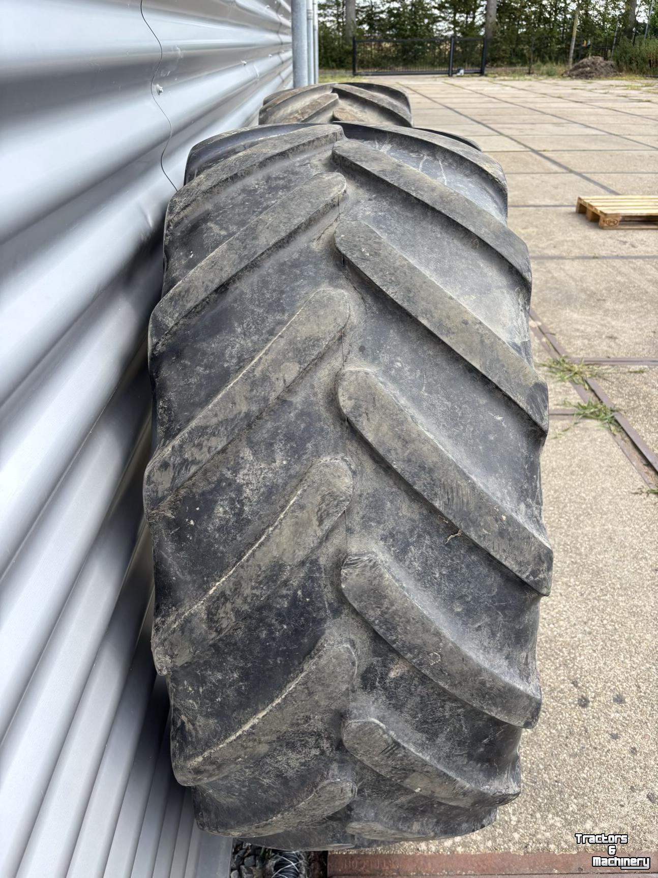 Wheels, Tyres, Rims & Dual spacers Michelin Multibib