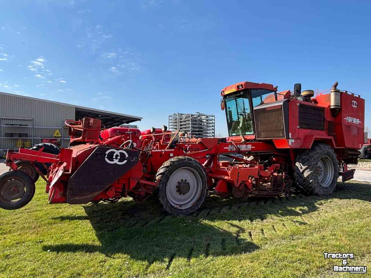 Sugar beet harvester Matrot M41