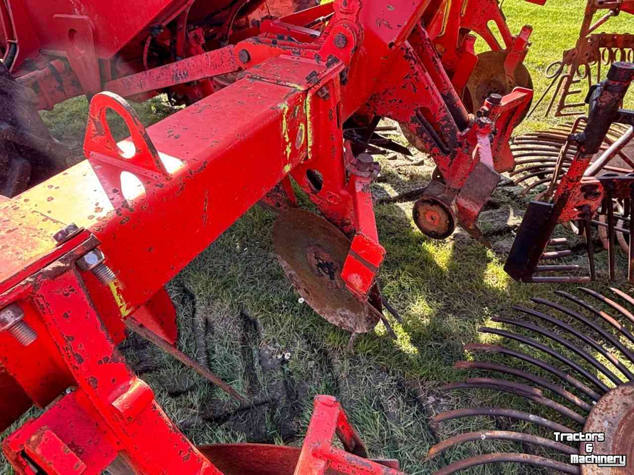 Sugar beet harvester Matrot M41