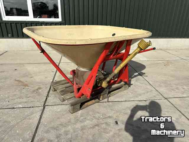 Fertilizer spreader Vicon pendel strooier