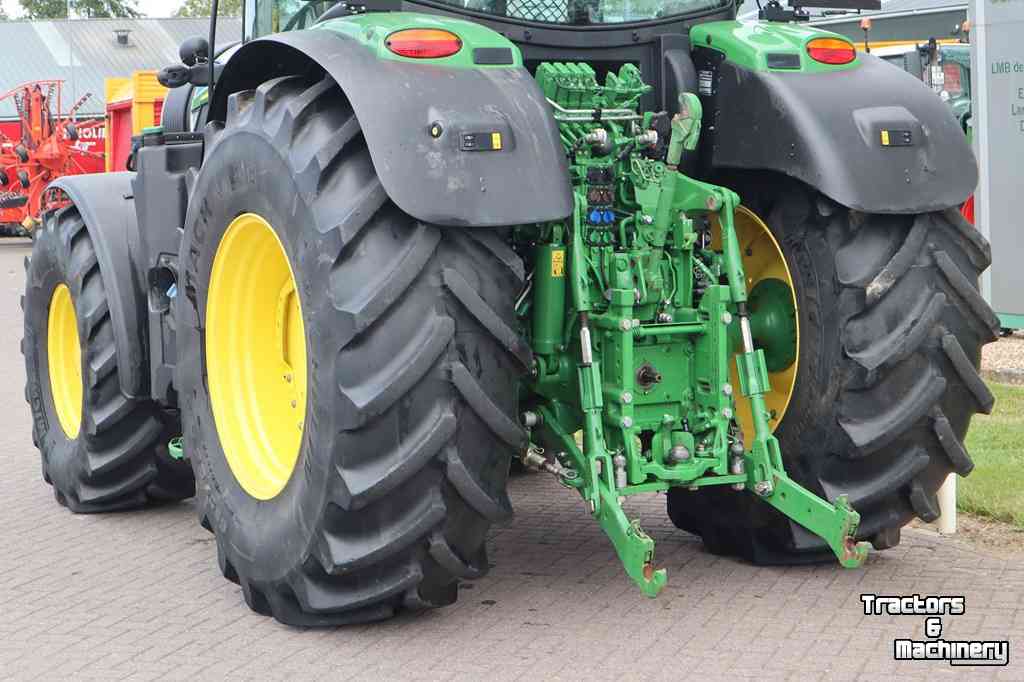 Tractor John Deere 6R 215
