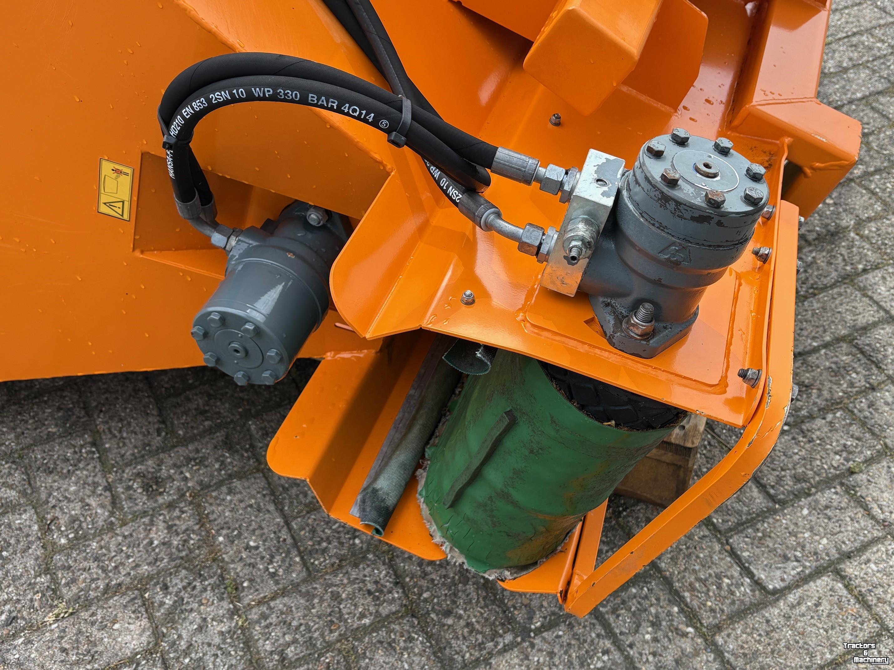 Straw spreader for boxes Flingk Z1500 instrooibak