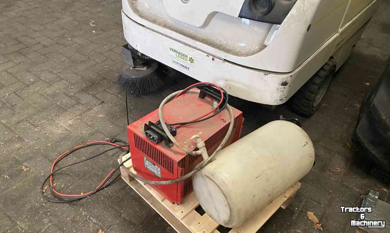 Sweepers and vacuum sweepers  Ecologica Eco 34 Veegmachine