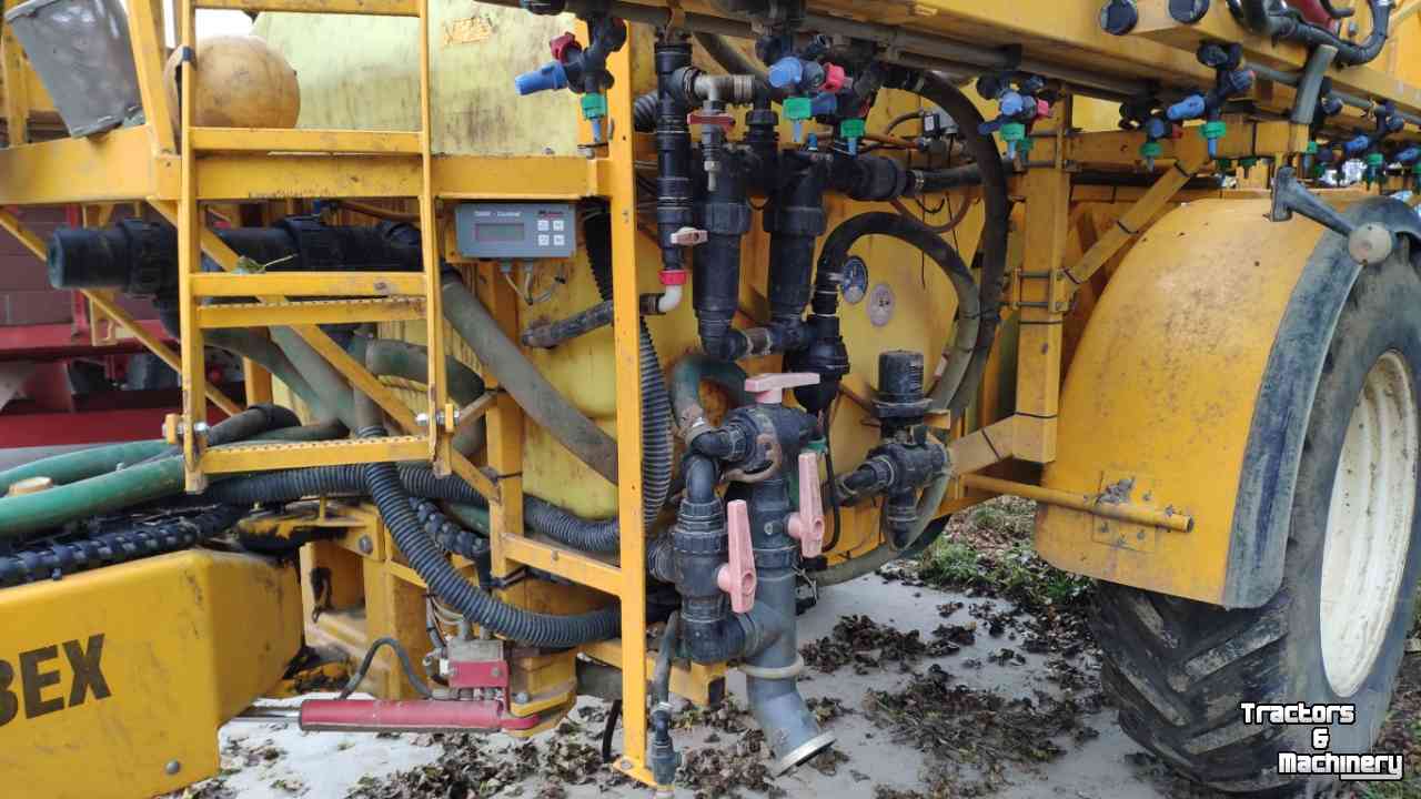 Fieldsprayer pull-type Dubex Mentor 4000ltr 40mtr