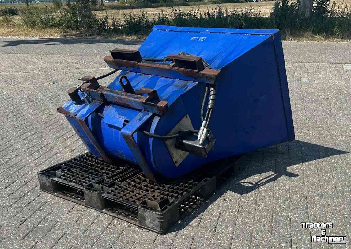 Sawdust spreader for boxes Detech DT
