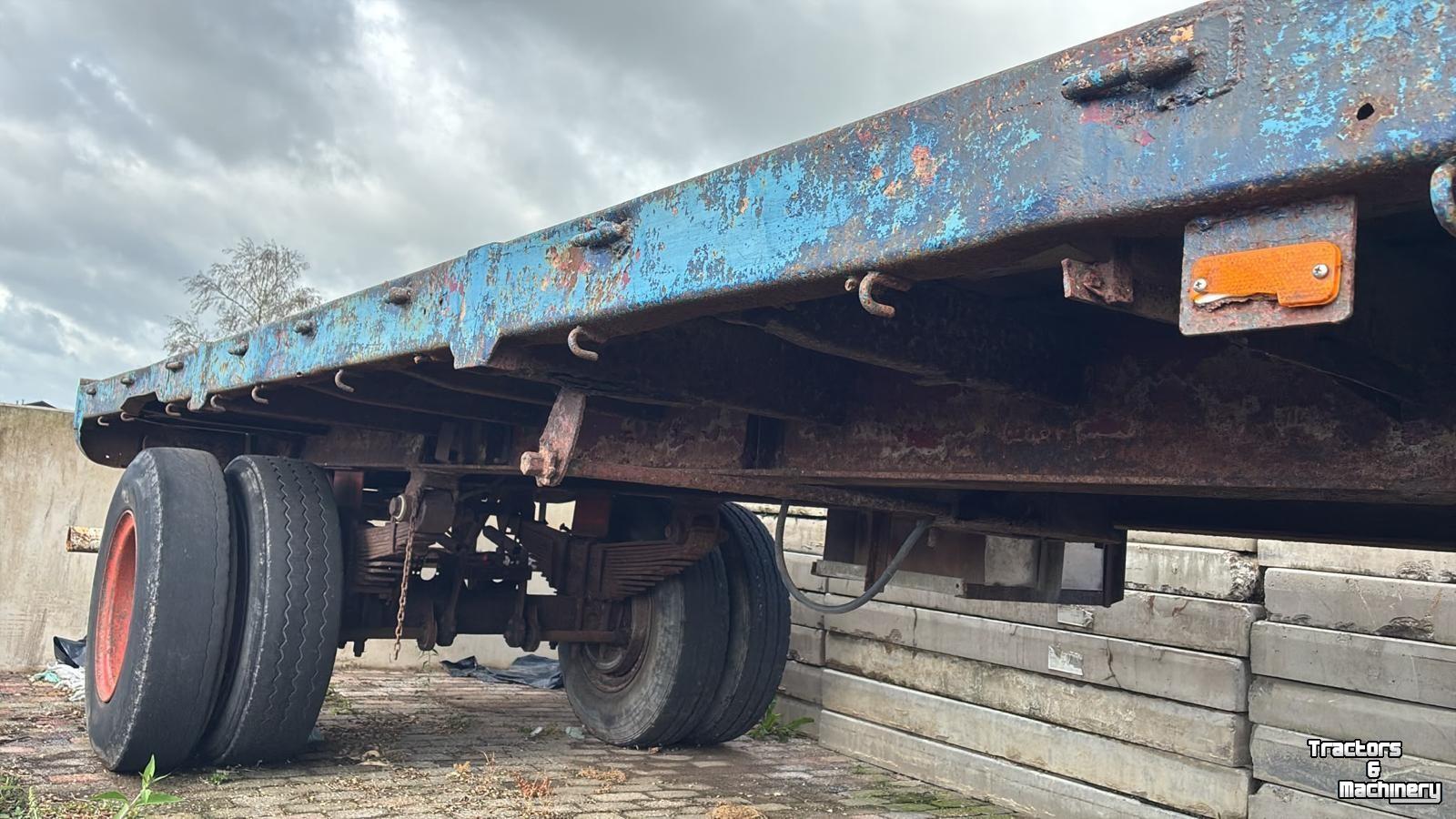 Agricultural wagon  Aanhanger 8 Meter lang
