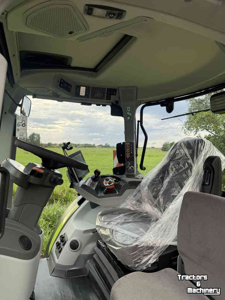 Tractor Claas ARION 660 CMATIC