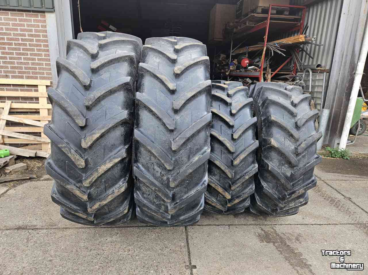 Wheels, Tyres, Rims & Dual spacers Michelin 20.8R38 en 16.9R28 Agribib. 35 mm