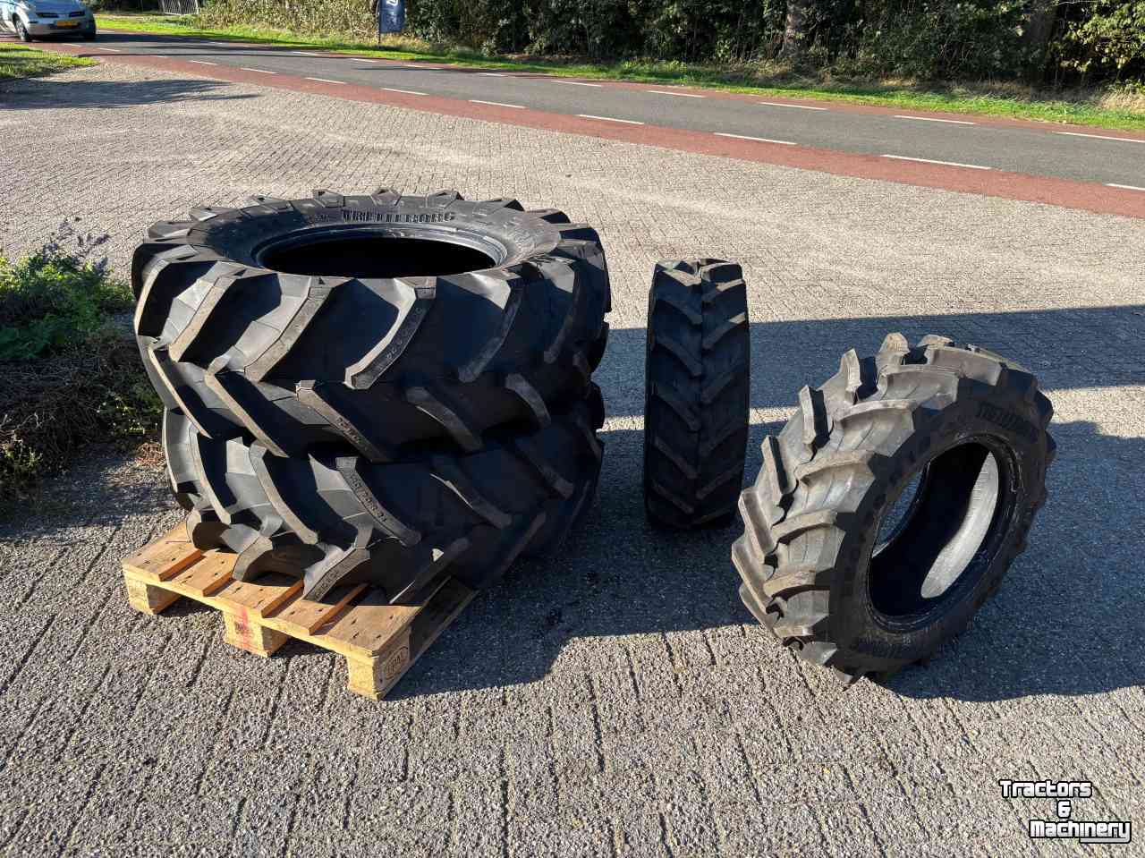 Wheels, Tyres, Rims & Dual spacers Trelleborg 420/70R24 & 280/70R18 Demontage