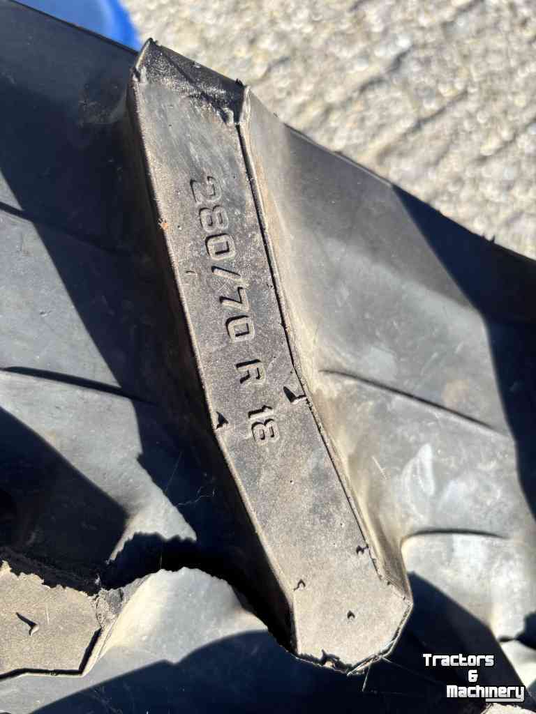 Wheels, Tyres, Rims & Dual spacers Trelleborg 420/70R24 & 280/70R18 Demontage