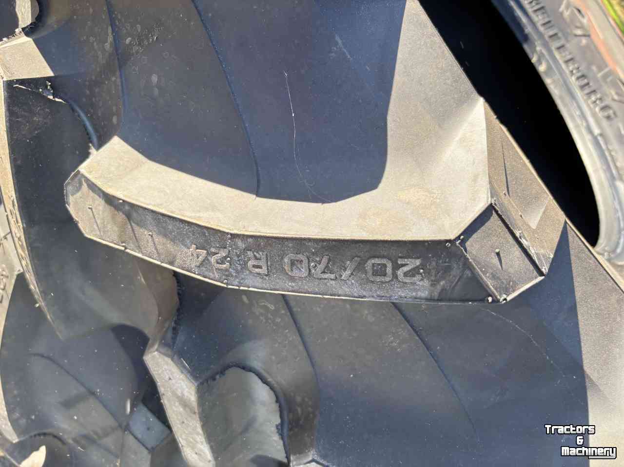 Wheels, Tyres, Rims & Dual spacers Trelleborg 420/70R24 & 280/70R18 Demontage