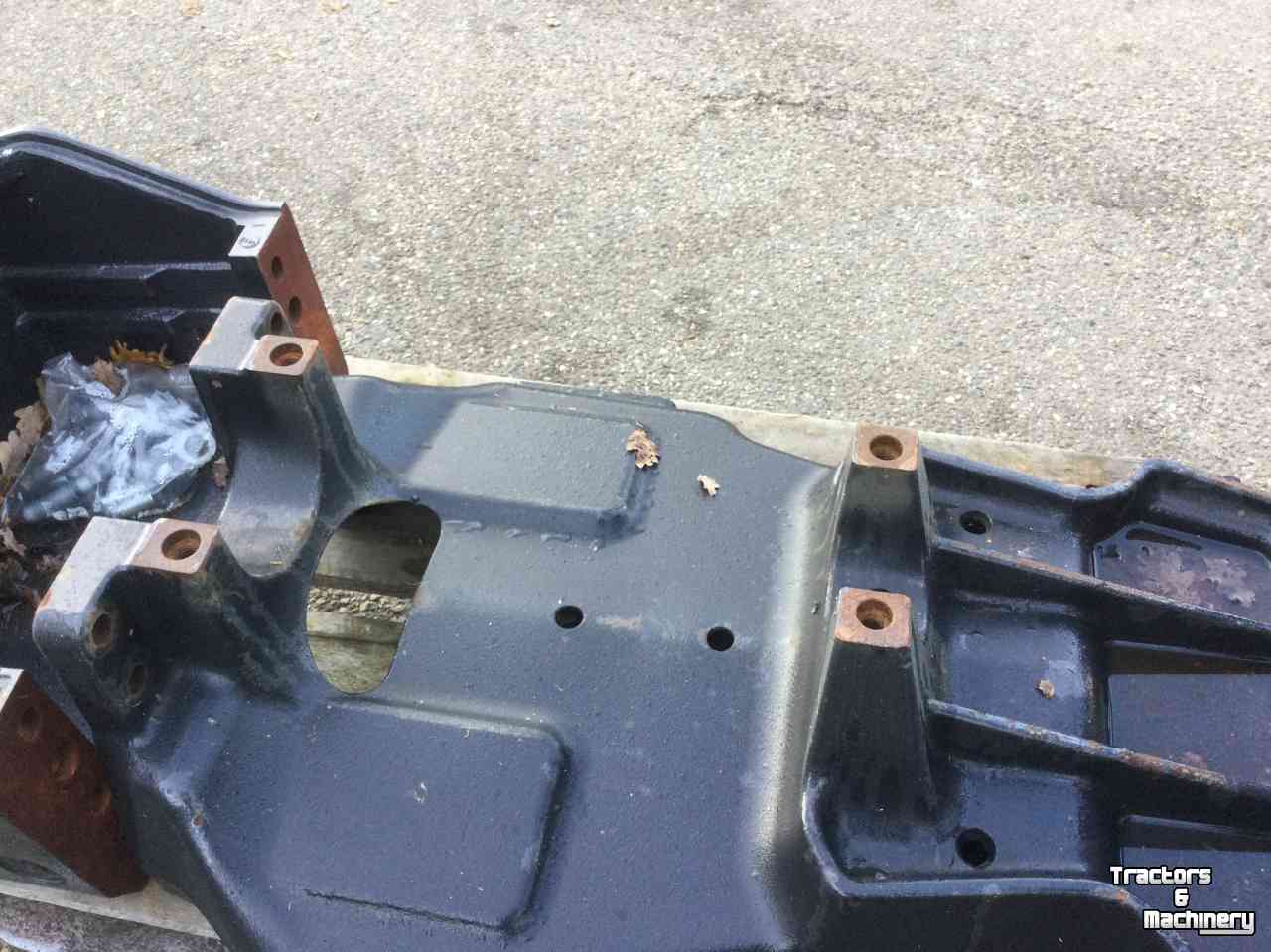 Diverse new spare-parts Deutz-Fahr Vooras bok Agrotron