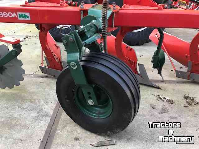 Ploughs Vogel & Noot XM 950  6 SCHAAR WENTELPLOEG