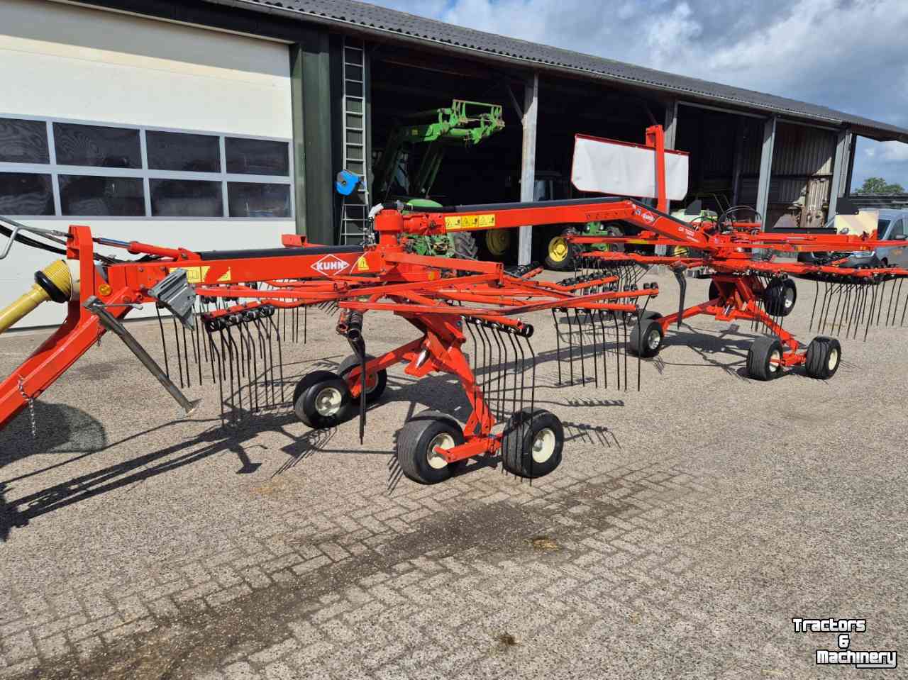 Rake Kuhn GA7922 treintje zijafleg hark