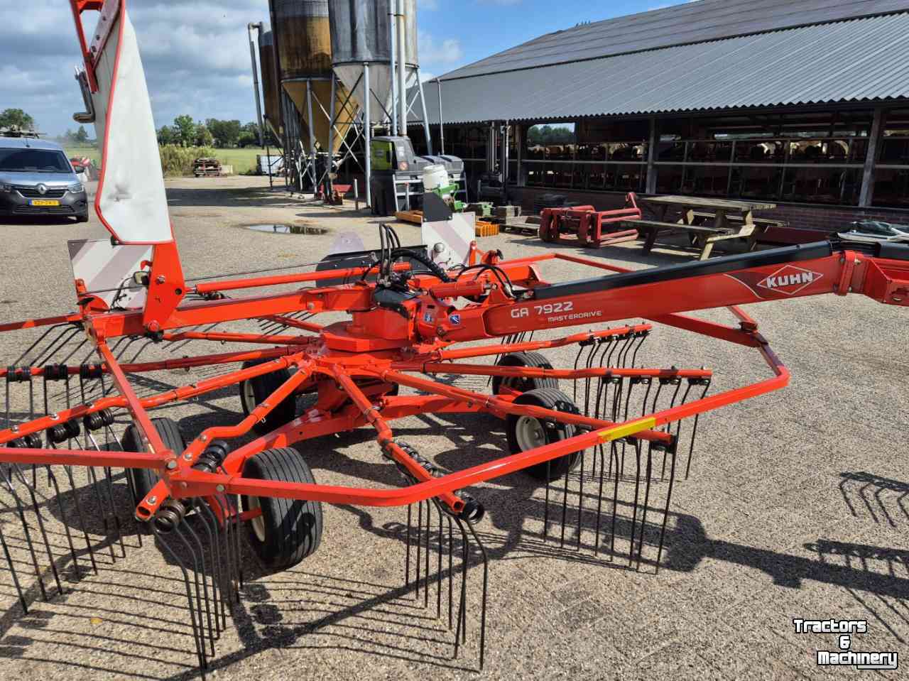 Rake Kuhn GA7922 treintje zijafleg hark