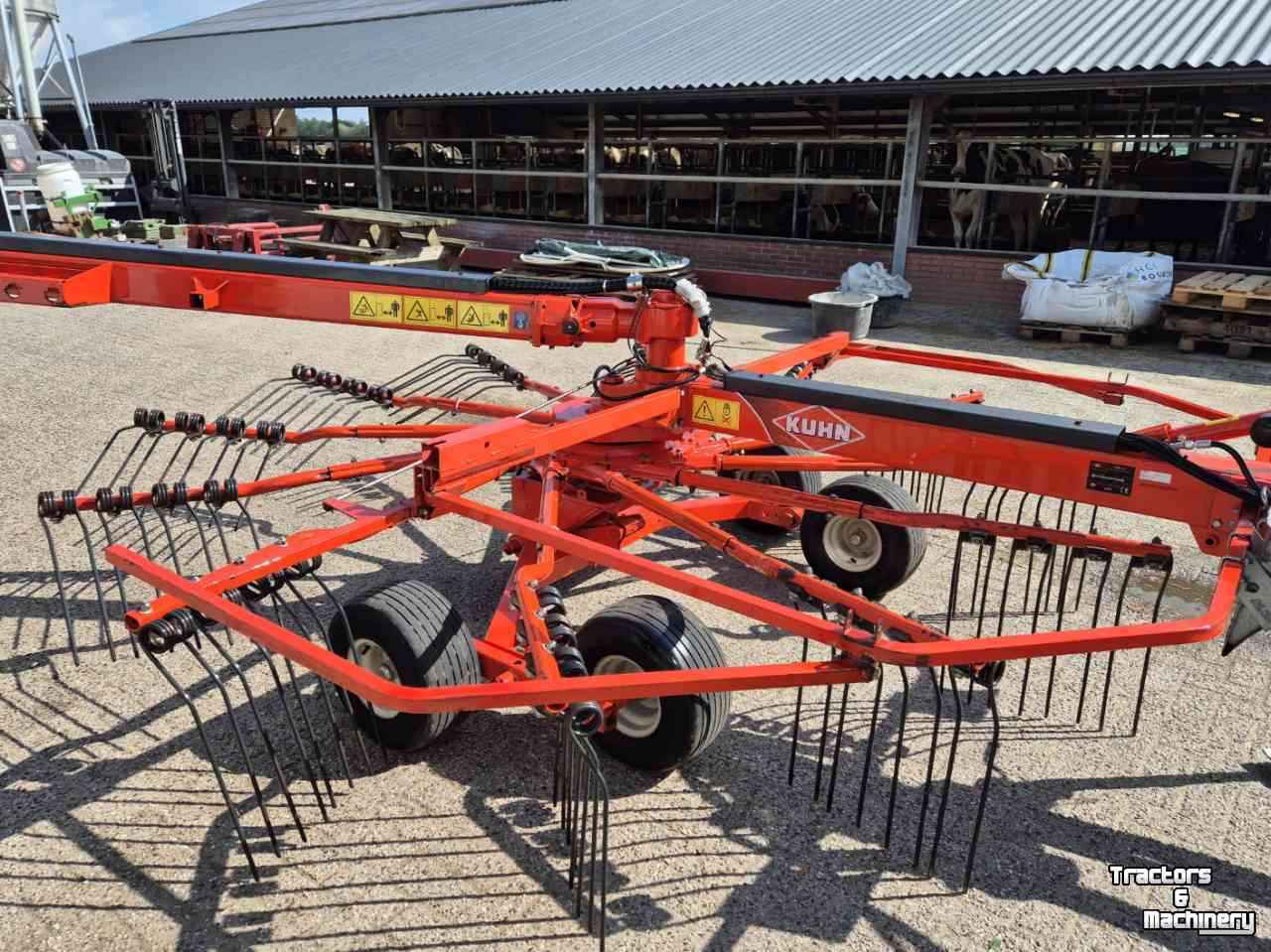 Rake Kuhn GA7922 treintje zijafleg hark