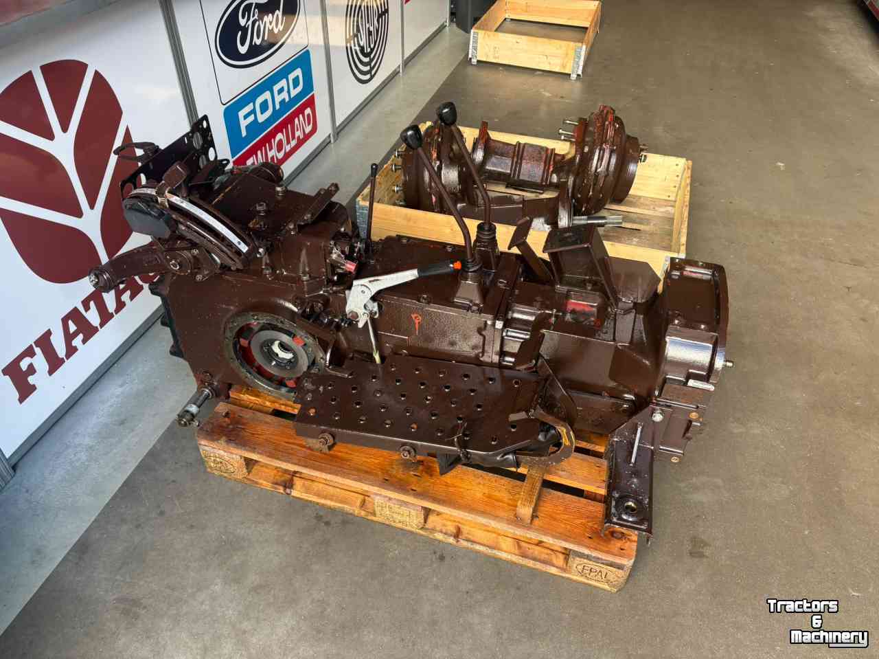 Used parts for tractors Fiat 70-66 transmissie en achterassen