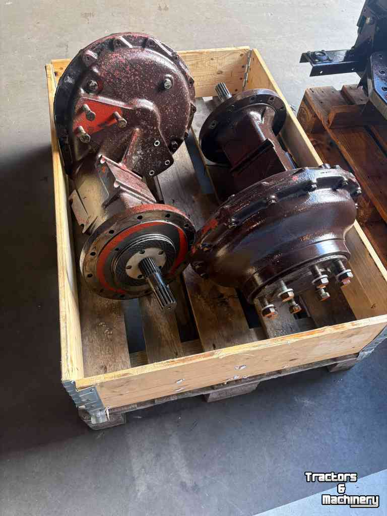 Used parts for tractors Fiat 70-66 transmissie en achterassen