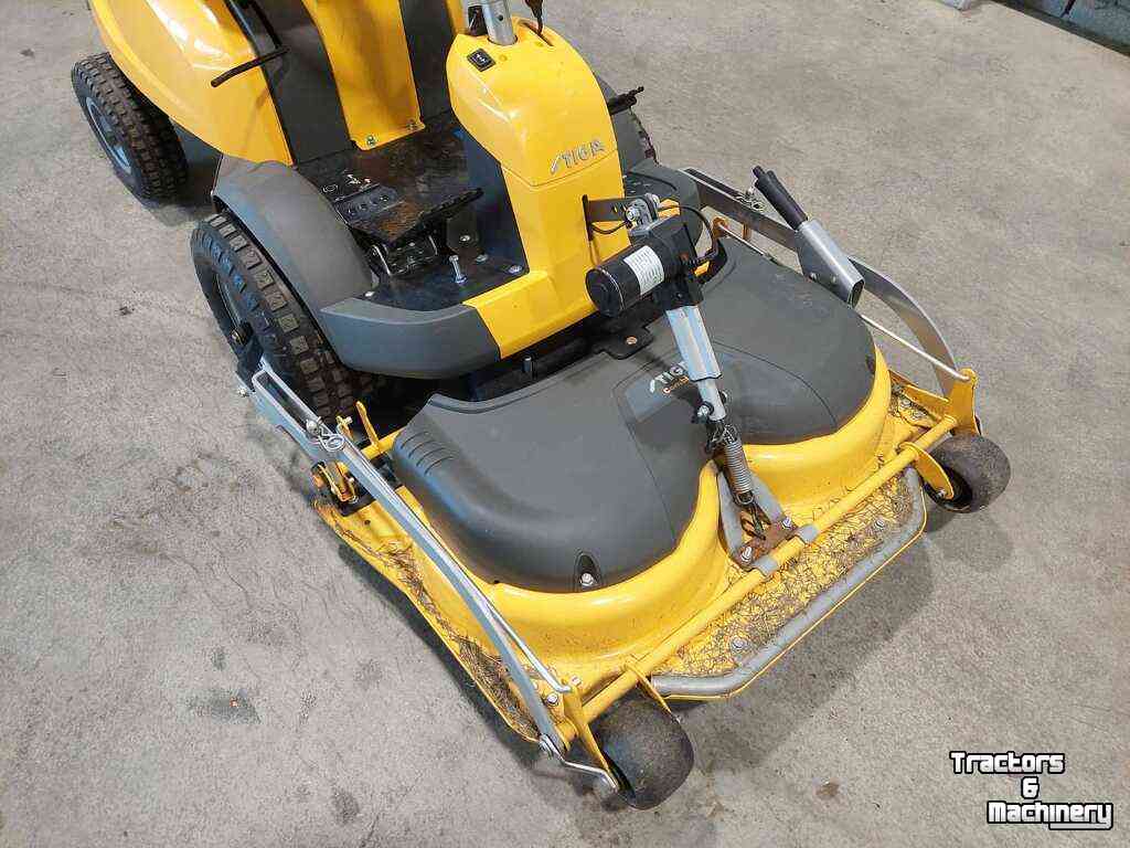 Ride-on mower Stiga Villa 14 HST
