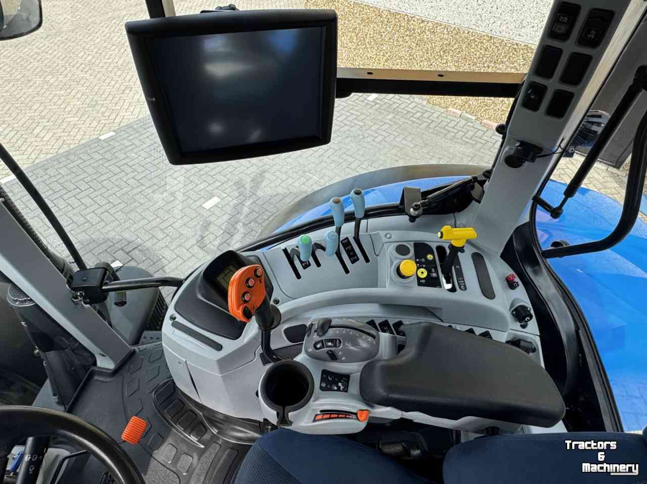 Tractor New Holland T7.245PC Stage V Fronthef Lucht Hydr rem  GPS 50km