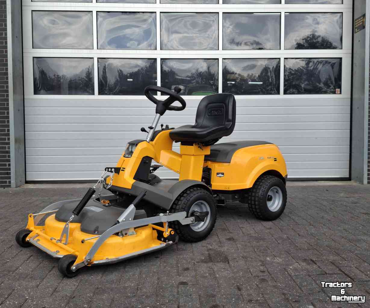 Ride-on mower Stiga PARK 420 P