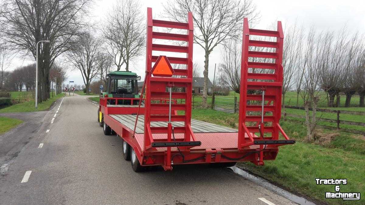 Low loader / Semi trailer Agomac Dieplader Oprijwagen