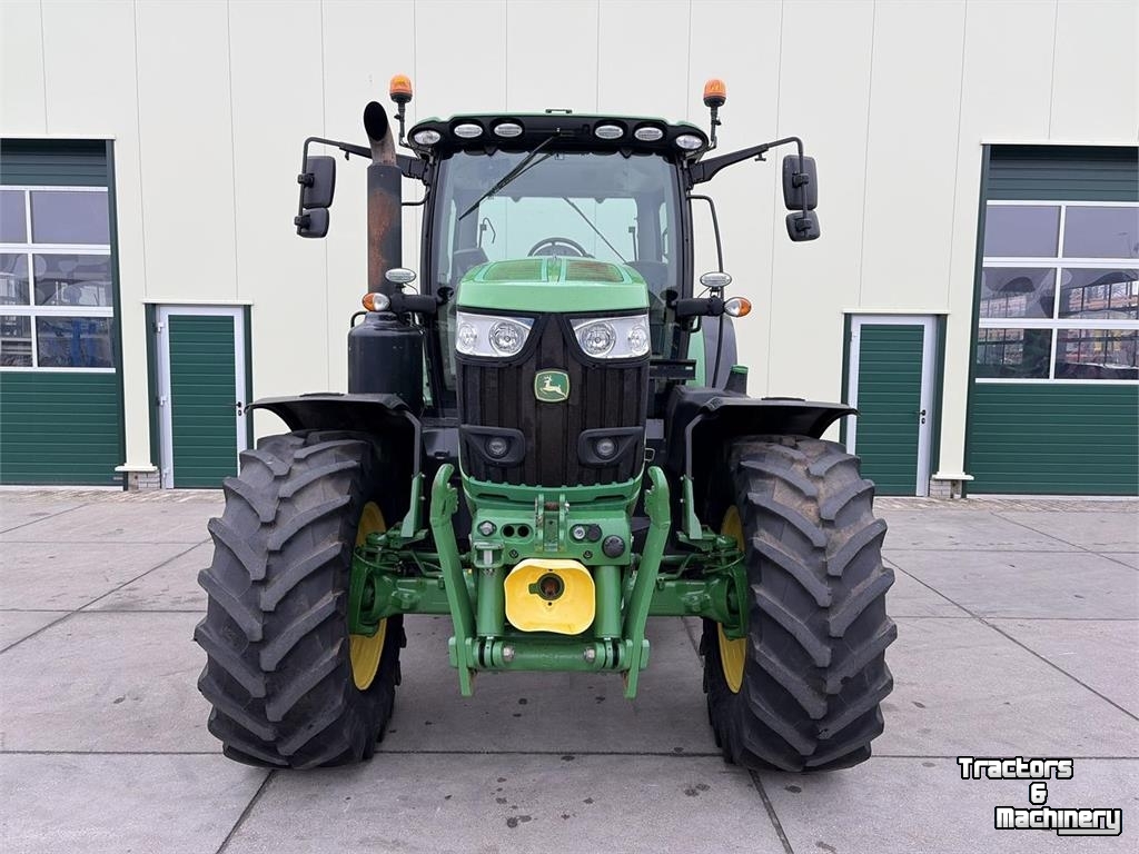Tractor John Deere 6215R