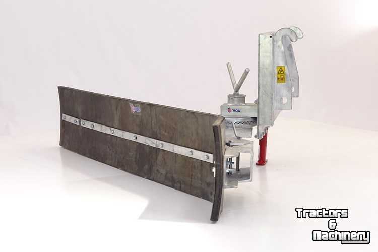 Rubber yard scraper Qmac Rubber feed scraper 2.10 mtr Hookup Weidemann