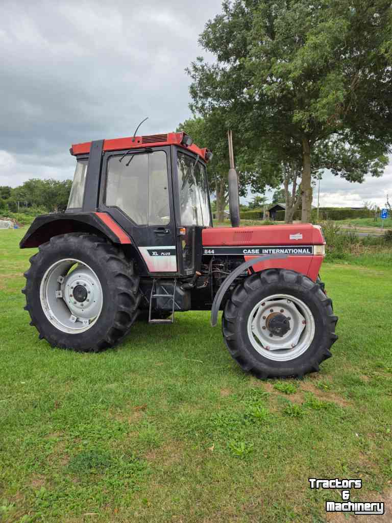 Tractor Case-IH 844XL