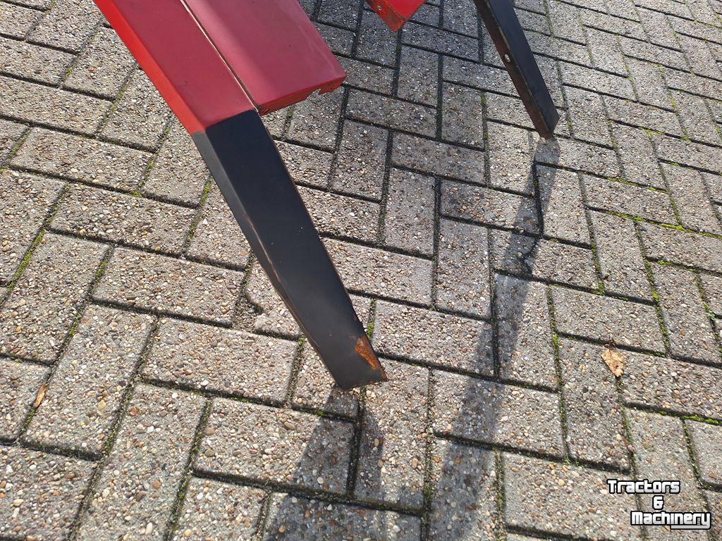 Diverse used spare-parts Massey Ferguson SPATBORDEN MF 3000-SERIE